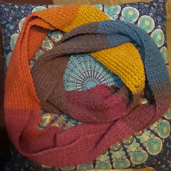 Infinity Scarf Scarve - Picture 1 of 3